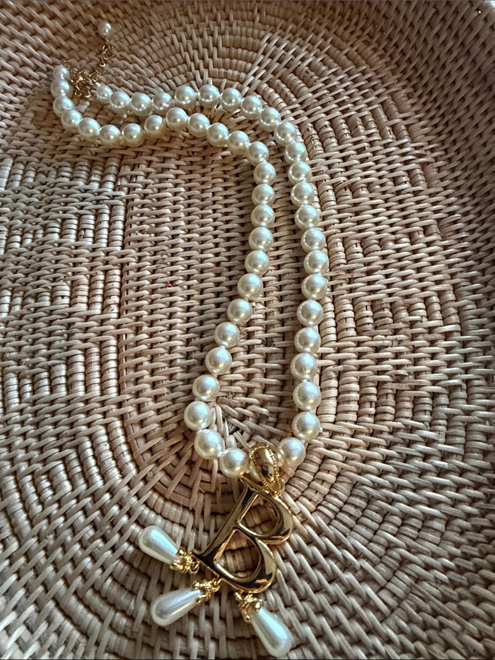 Anne Boleyn initial pearl necklace